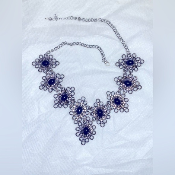 Jewelry - Necklaces. New cond